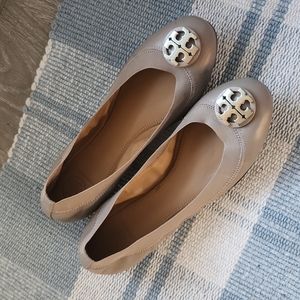 Tory burch gray flats